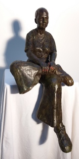Femme assise 3, terre cuite cirée, 57 cm, 2019 - Sculptures assises